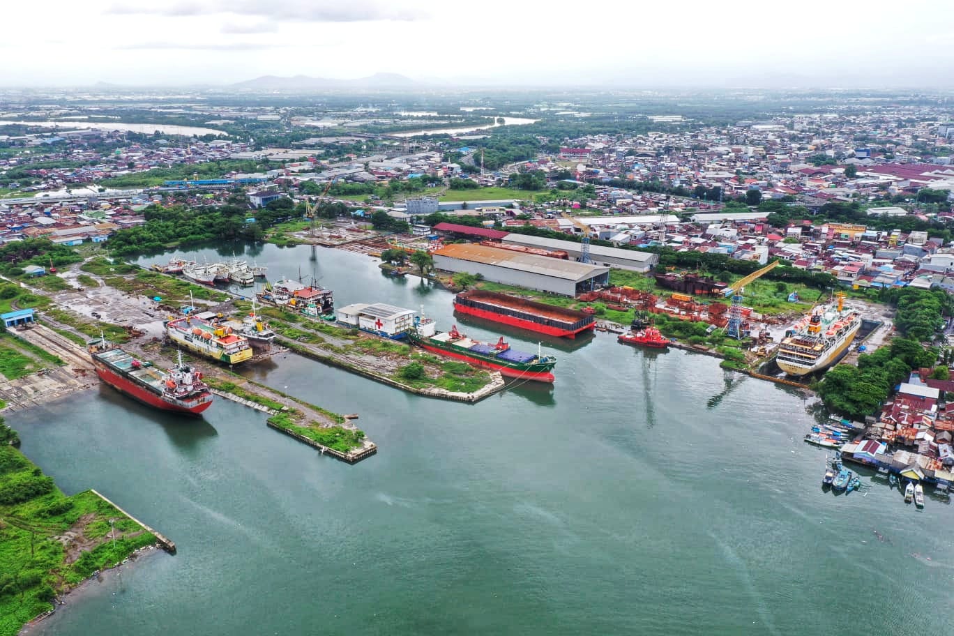 Tim PT Industri Kapal Indonesia