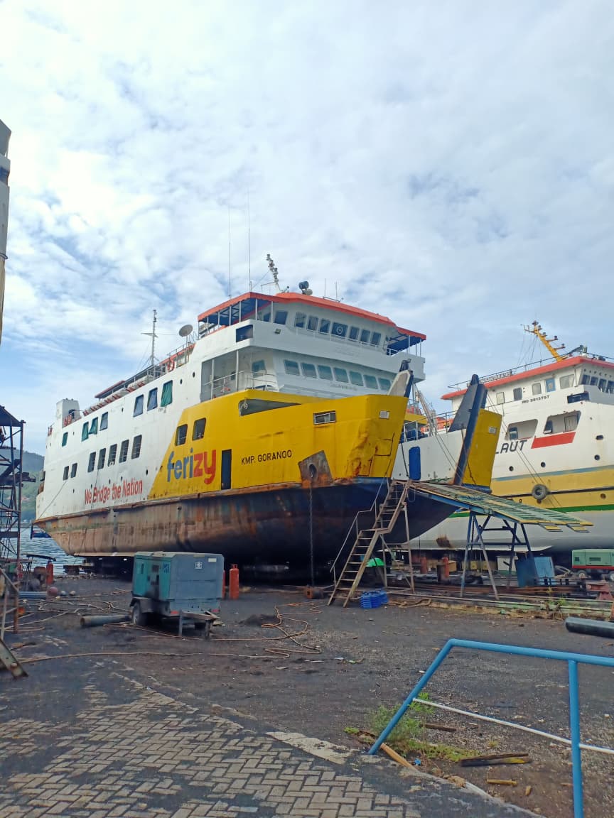 Docking repair KMP. Gorango milik PT ASDP Indonesia Ferry (Persero) Cabang Ternate